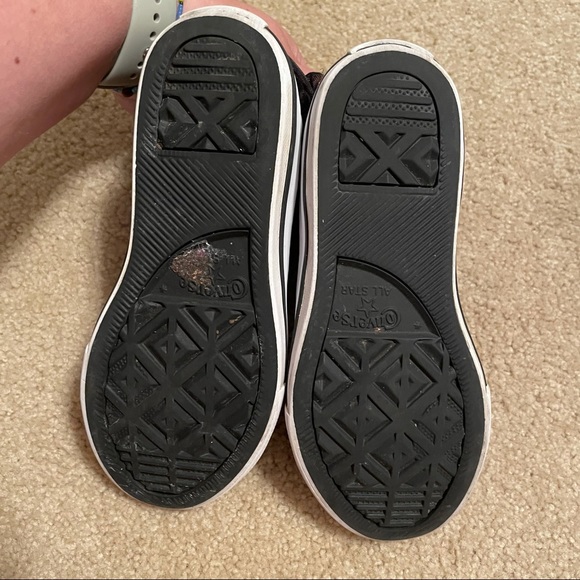 Girl’s High Top Converse All Star with ruffles and camo print (size 12) - Picture 5 of 10